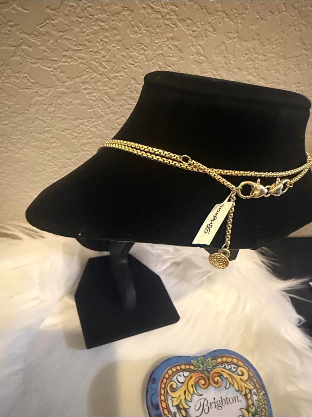 💛🆕 Brighton Athena Gold-Tone Sculpted Loop Pendant Necklace NWT - Picture 2 of 3